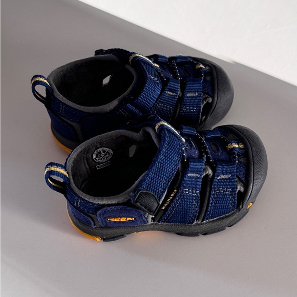 toddler keen water sandals size 4 - Picture 2 of 4
